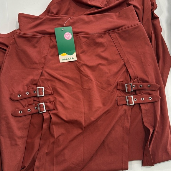 [Halara] NWT Waisted Decorative Buckle Split 2-in-1 Maxi
Casual Skirt - Picture 10 of 12